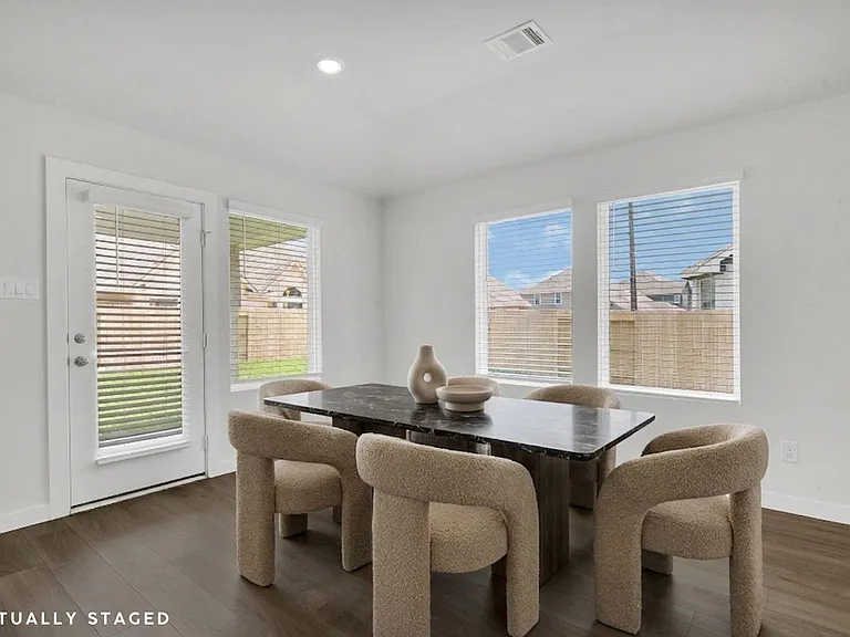 2634 Chivalry Ln — Photo 5
