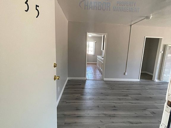 3rd image of 3189 Euclid Ave #35