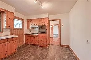112 Academy St — Photo 10