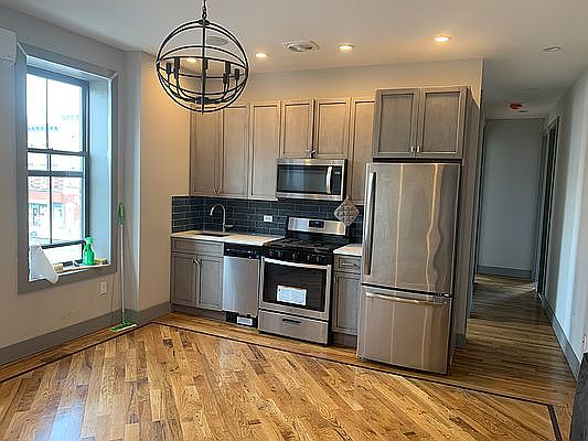 1st image of 1402 Park Pl APT 2A