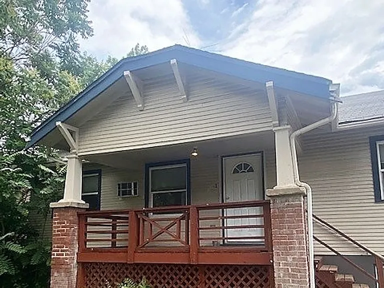 1920 8th Ave — Photo 1