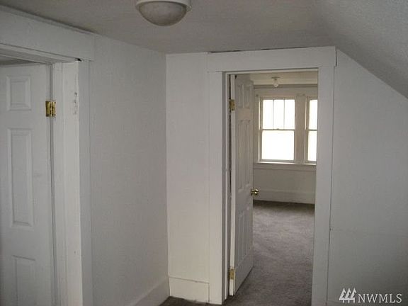 5th image of 1615 E Fairbanks St
