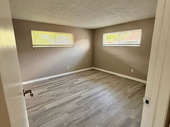 4th image of 3657 Elmira Dr