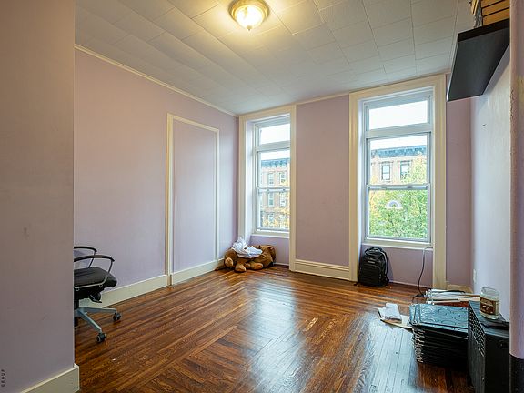 4th image of 510 Willoughby Ave #3