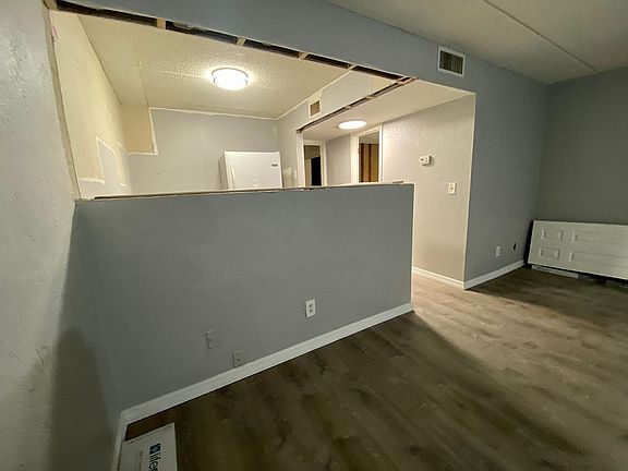 4th image of 4064 Halifax Dr APT 7