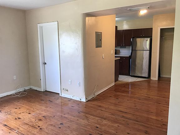 3rd image of 2825 Sheridan Ave #4