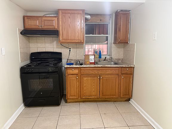 2nd image of 2020 Gleason Ave