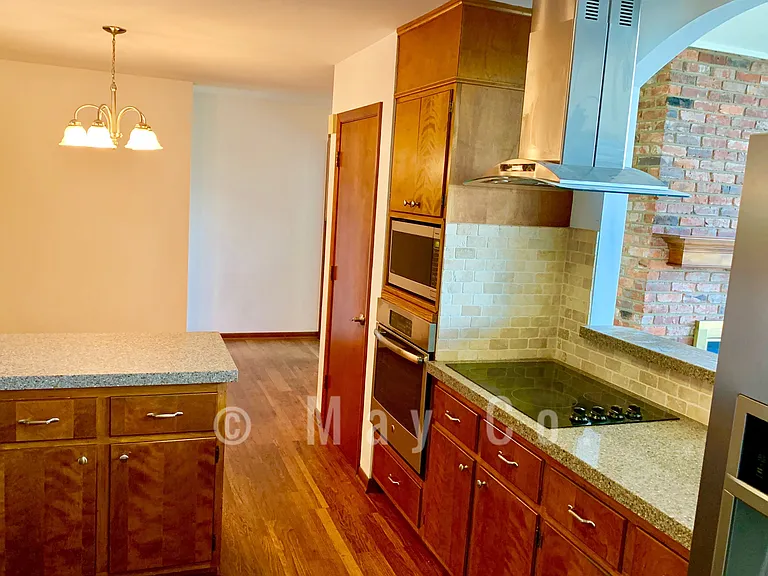 1528 Dresden Cir — Photo 7