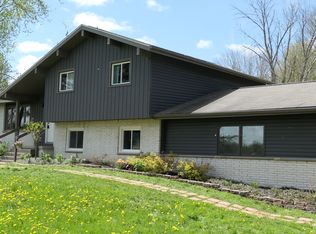 19090 Haskins Rd, Chagrin Falls, OH 44023