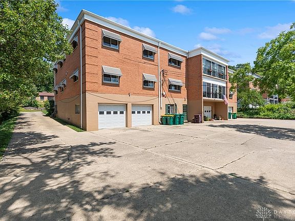 3rd image of 3371 Southdale Dr APT 4