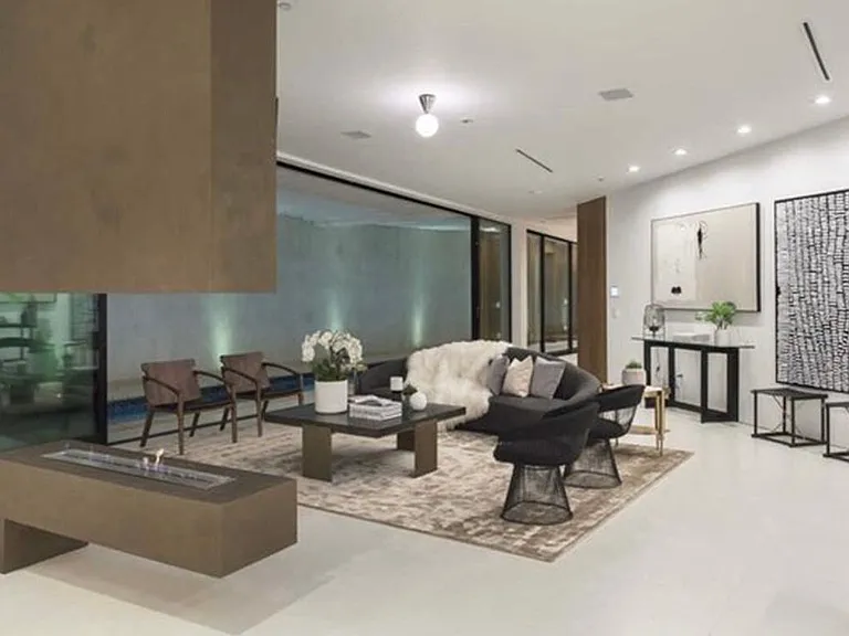 2084 Vine St — Photo 13