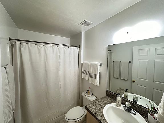 4th image of 1917 Honeysuckle Dr #2