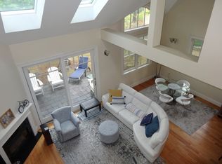 17 White Oaks Ln, Reading, MA 01867