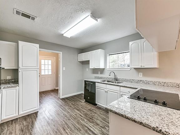 4th image of 22615 Coriander Dr