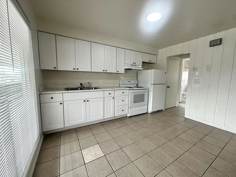 951 N Redwood Rd — Photo 11