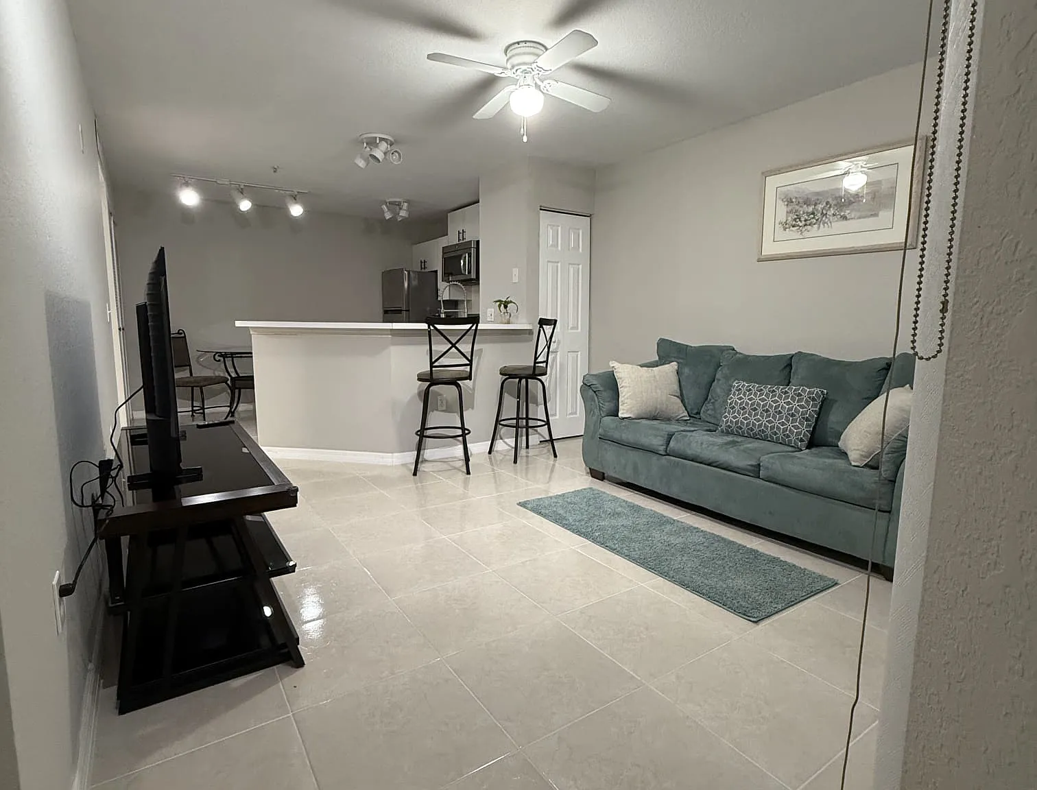 1 bed, 576 sqft, $1,800 — Photo 2