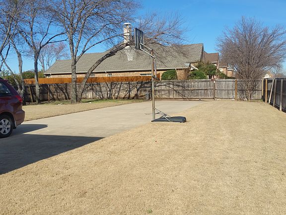 Gated entry-great for kids!