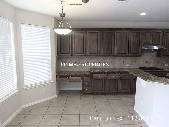 5th image of 8009 Pamplona Vista Cv