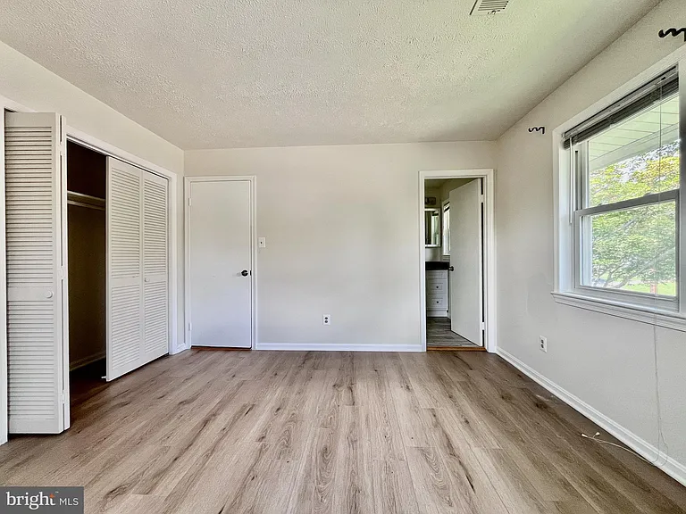 5350 Ravensworth Rd — Photo 65