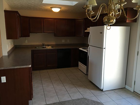 3rd image of 143 Clubhouse Ln