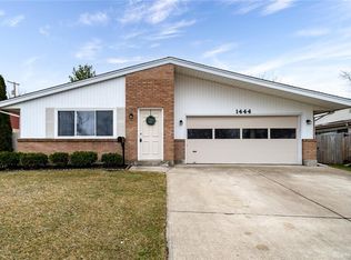 1444 Beaver Creek Ln, Dayton, OH 45429