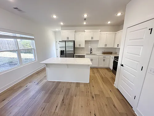 1234 W James St Photo 1