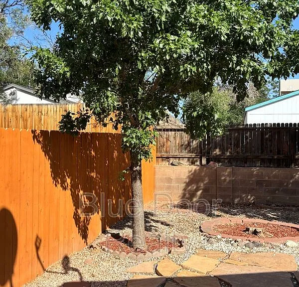2125 Sierra Ln NE — Photo 34