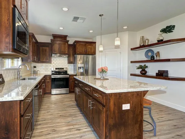 1028 Hogan Rd, Galt, CA 95632