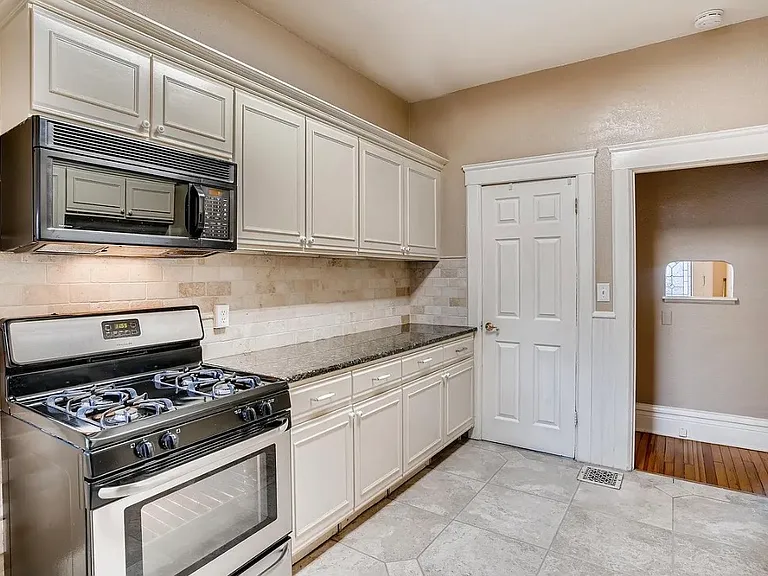 1707 Vine St — Photo 11