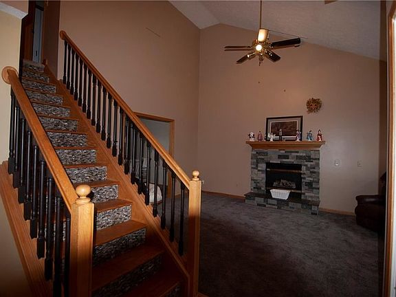 3rd image of 4072 N Huntington St
