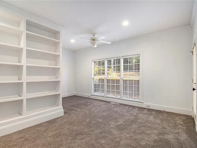 960 Landmark Dr — Photo 20