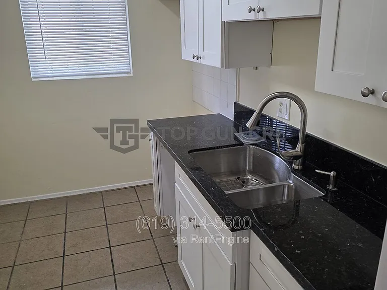 2875 Broadway #3 — Photo 2