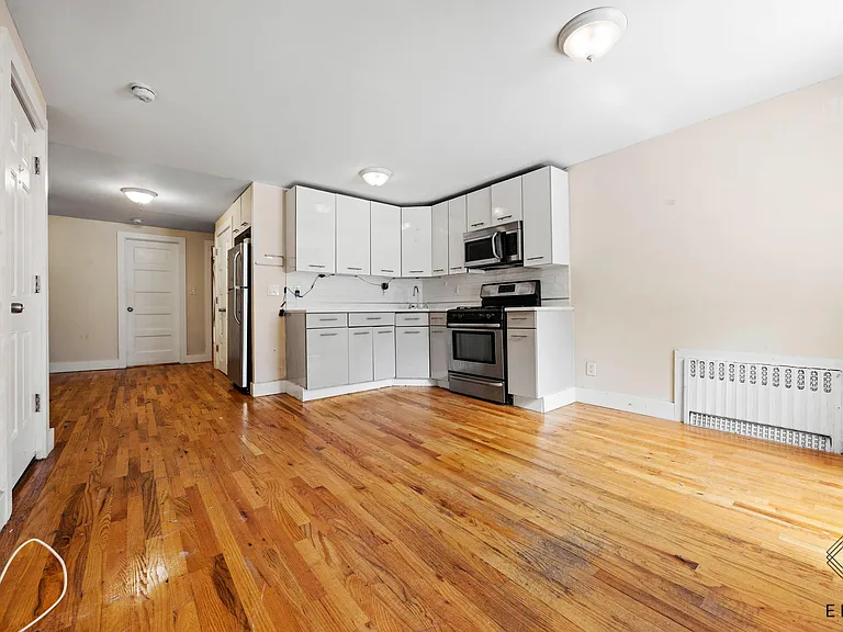 63 Pulaski St #1A — Photo 1