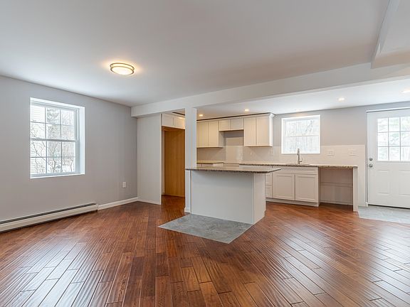 5th image of 33 Linden Street