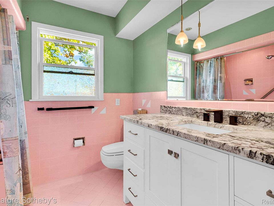 500 Lakeside Dr, photo 16