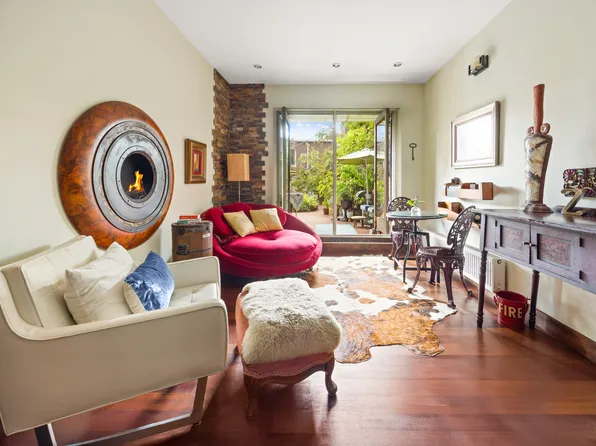 607 Manhattan Avenue image 3 of 16