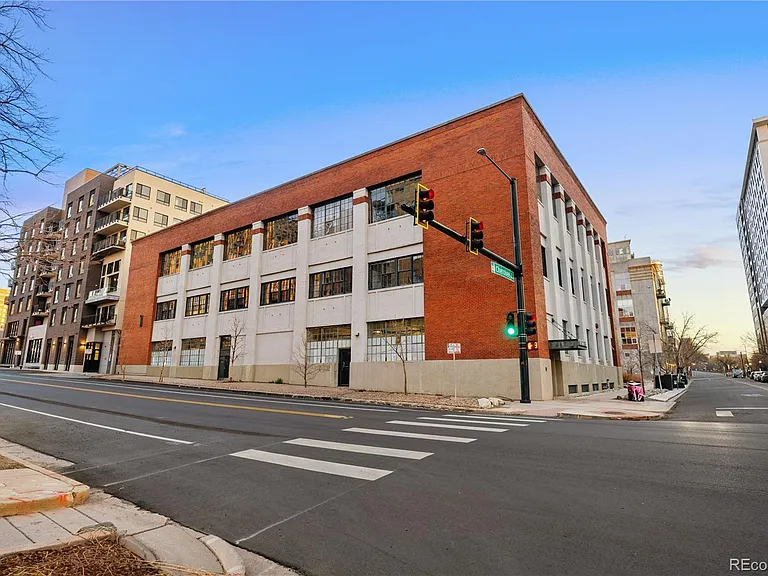 1090 Cherokee St #303 — Photo 4