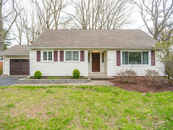109 Arlidge Dr, Rochester, NY 14616
