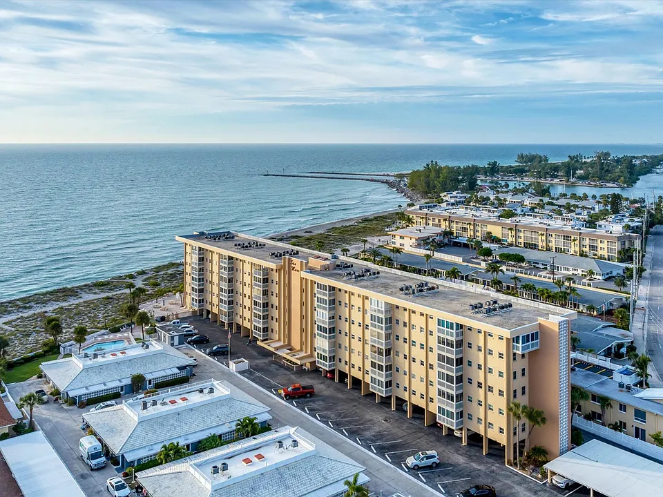 1255 Tarpon Center Dr #501