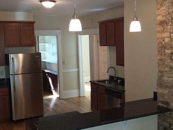 3rd image of 2939 N Pierce St