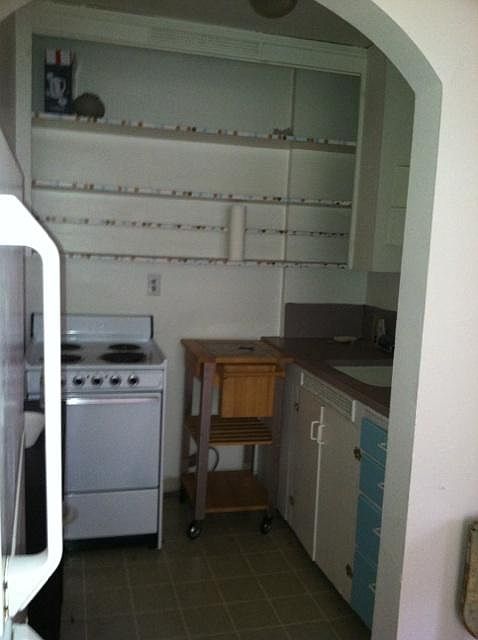 1st image of 1207 Esther St