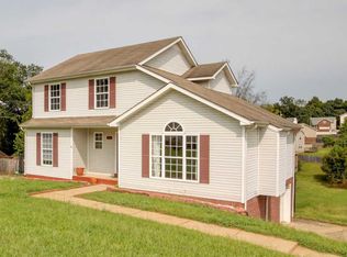 926 Hedge Apple Dr, Clarksville, TN 37040