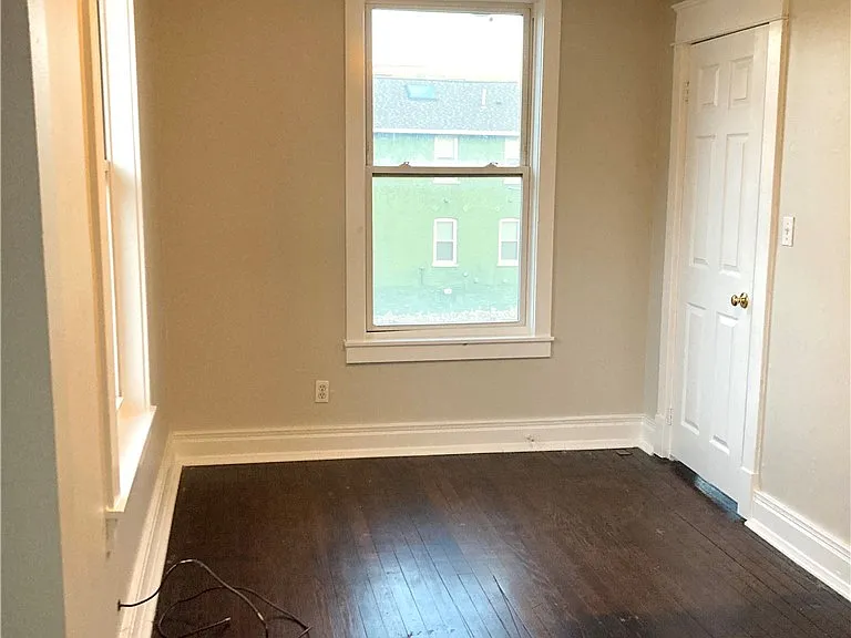294 S Elmwood Ave #4 — Photo 5
