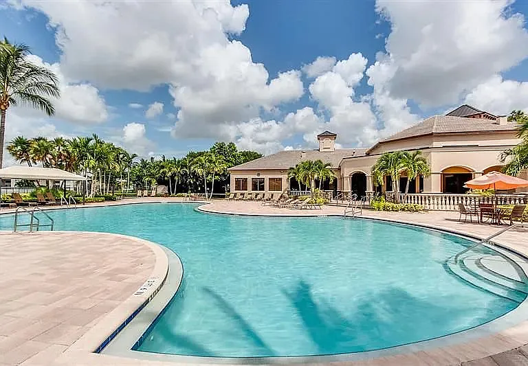 8477 Breezy Hill Dr — Photo 28