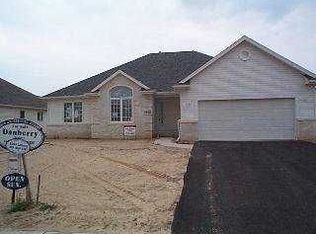 1428 Riverwalk Ct, Waterville, OH 43566