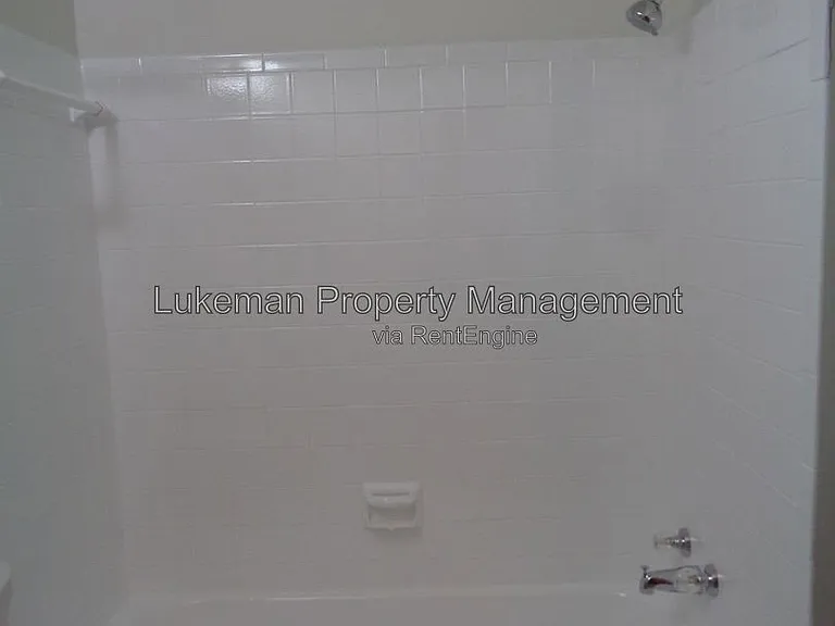 1536 Henson Ave #2 — Photo 9