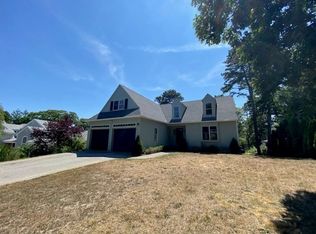 46 Whitecaps Dr, East Falmouth, MA 02536
