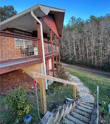 3rd image of 125 Forest Lake Ln