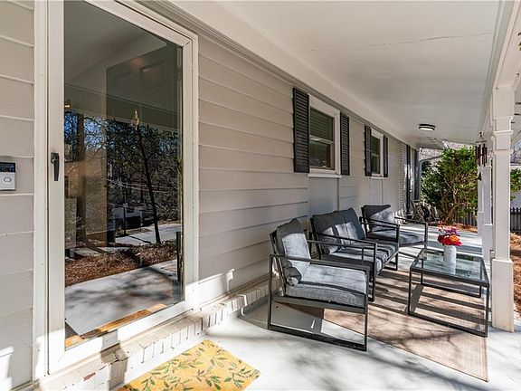 4th image of 1502 Bubbling Creek Rd NE