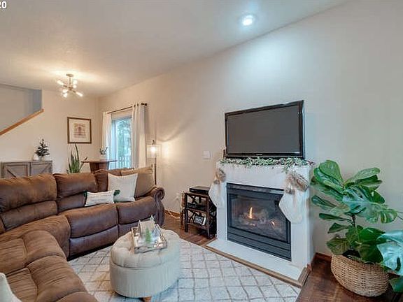 3rd image of 1939 NE 54th Way